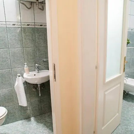 Ultra Spacious In Vaci Street * Budapeşte