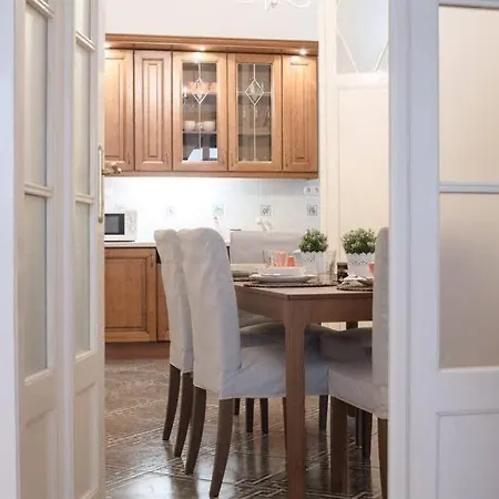 Ultra Spacious In Vaci Street Budapeşte