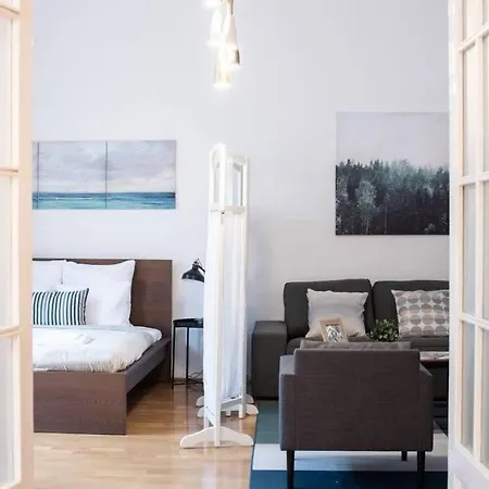Ultra Spacious In Vaci Street Daire *