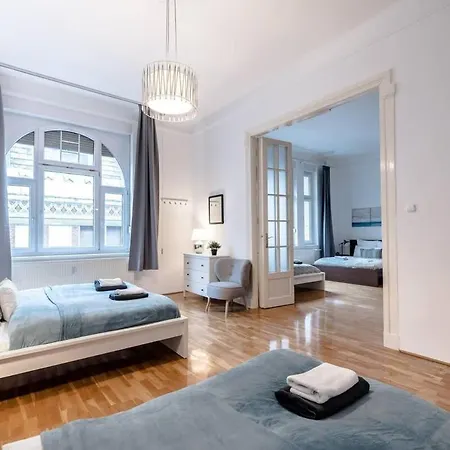 Ultra Spacious In Vaci Street Appartement *
