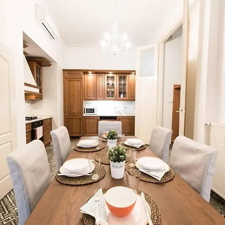 Appartamento Ultra Spacious In Vaci Street *