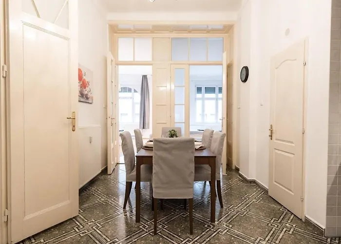 Ultra Spacious In Vaci Street
