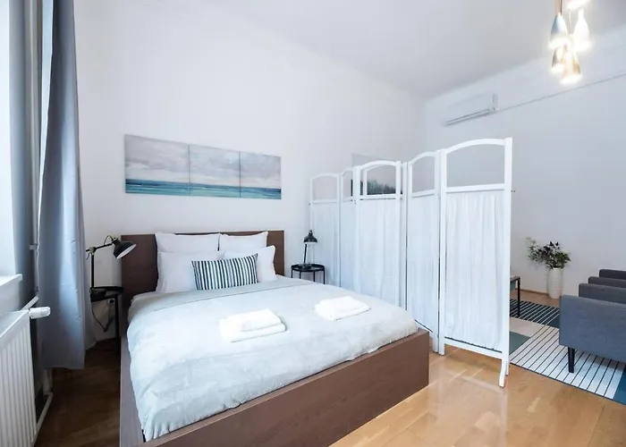 Appartamento Ultra Spacious In Vaci Street