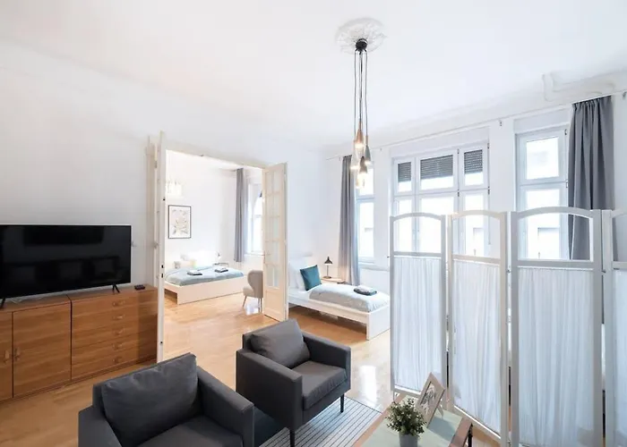 Ultra Spacious In Vaci Street Budapest