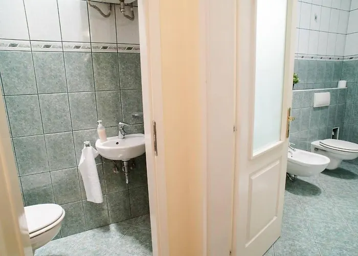 Ultra Spacious In Vaci Street * Budapest