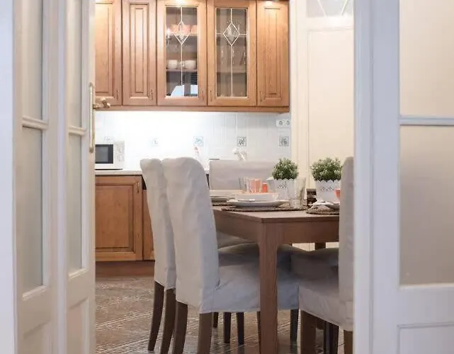 Ultra Spacious In Vaci Street Budapest